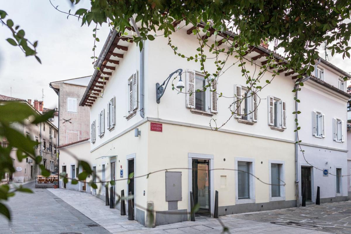 Apartment Evita In The Old Center Of Sunny Koper Exterior photo