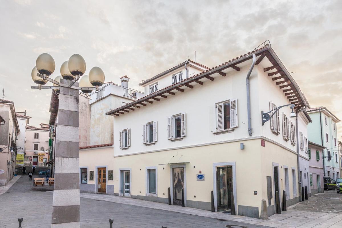 Apartment Evita In The Old Center Of Sunny Koper Exterior photo